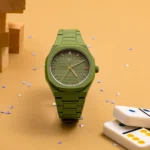 Vyb Hustler By Fastrack Quartz Analog Green Dial Metal Strap Watch For Guys - Image 4